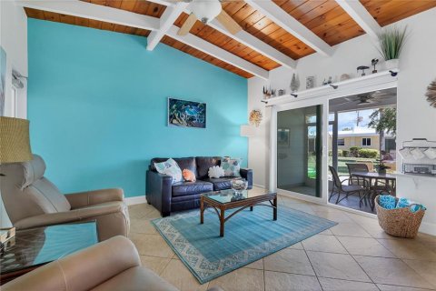 Condo in Sarasota, Florida, 1 bedroom  № 2216079 - photo 8