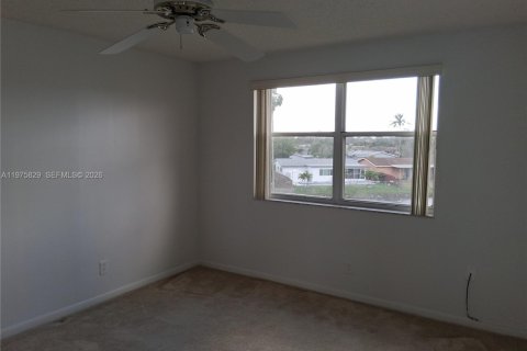 Condo in Sunrise, Florida, 2 bedrooms  № 2041763 - photo 26