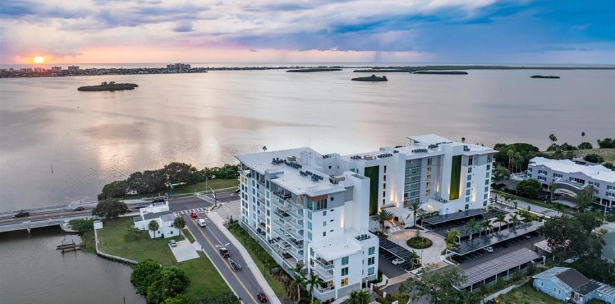 Condo à Clearwater, Floride, 2 chambres  № 2103413