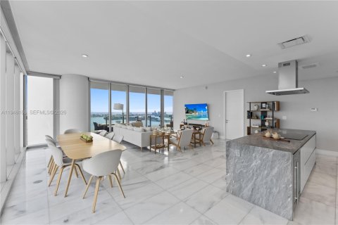 Condo in Miami, Florida, 3 bedrooms  № 2152973 - photo 11