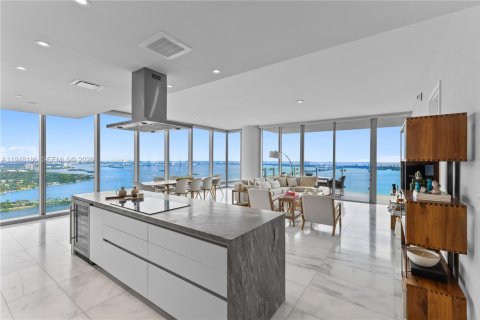 Condo in Miami, Florida, 3 bedrooms  № 2152973 - photo 8