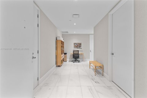 Condo in Miami, Florida, 3 bedrooms  № 2152973 - photo 30