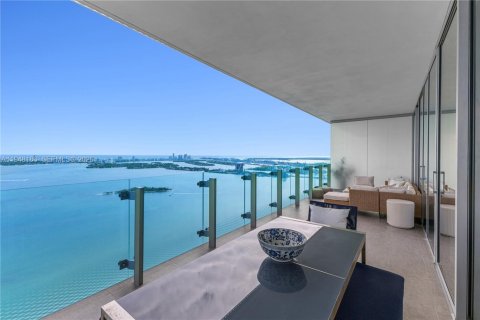 Condo in Miami, Florida, 3 bedrooms  № 2152973 - photo 2