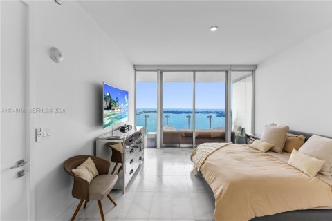 Condo in Miami, Florida, 3 bedrooms  № 2152973 - photo 17