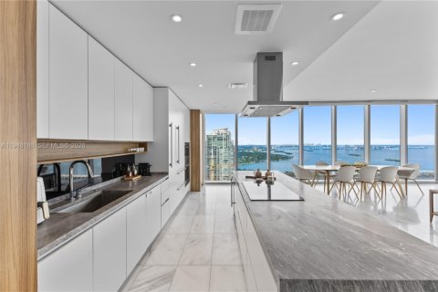 Condo in Miami, Florida, 3 bedrooms  № 2152973 - photo 9