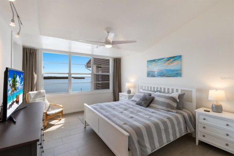 Condo in Longboat Key, Florida, 2 bedrooms  № 1833004 - photo 24