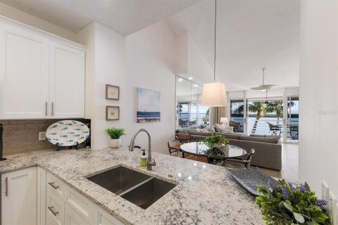 Condo in Longboat Key, Florida, 2 bedrooms  № 1833004 - photo 8