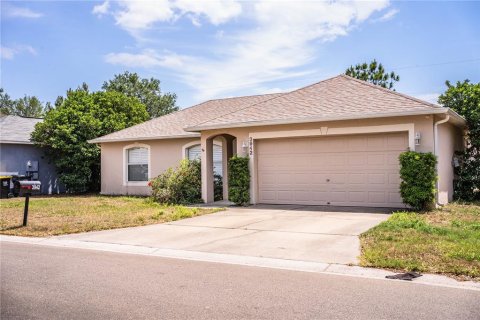House in Winter Haven, Florida 3 bedrooms, 144.46 sq.m. № 1655176 - photo 2