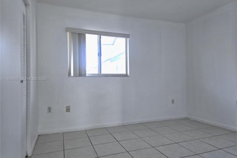 Снять в аренду кондоминиум в Майами, Флорида 3 спальни, 119.66м2, № 1996890 - фото 16