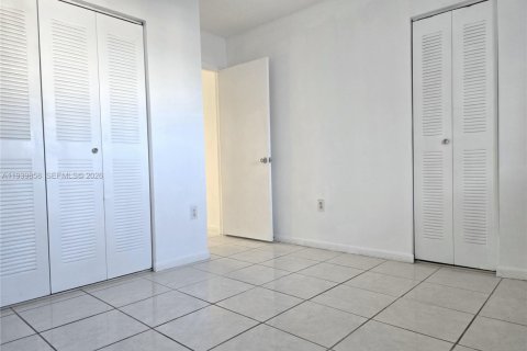 Снять в аренду кондоминиум в Майами, Флорида 3 спальни, 119.66м2, № 1996890 - фото 15