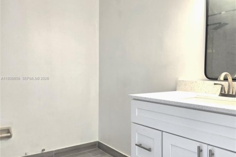 Снять в аренду кондоминиум в Майами, Флорида 3 спальни, 119.66м2, № 1996890 - фото 11