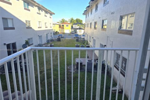 Снять в аренду кондоминиум в Майами, Флорида 3 спальни, 119.66м2, № 1996890 - фото 7