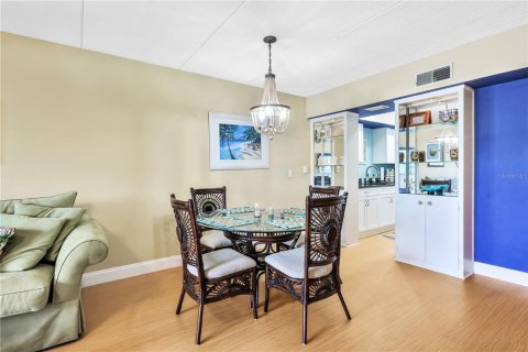 Condominio en alquiler en Longboat Key, Florida, 2 dormitorios, 97.18 m2 № 214741 - foto 15