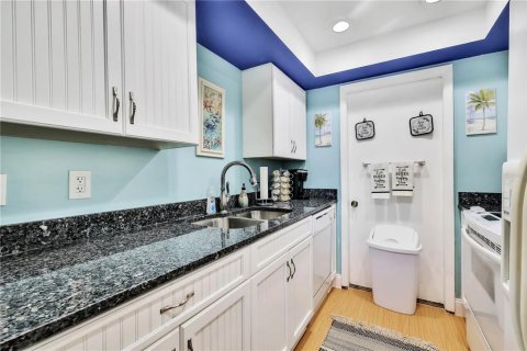 Condominio en alquiler en Longboat Key, Florida, 2 dormitorios, 97.18 m2 № 214741 - foto 13