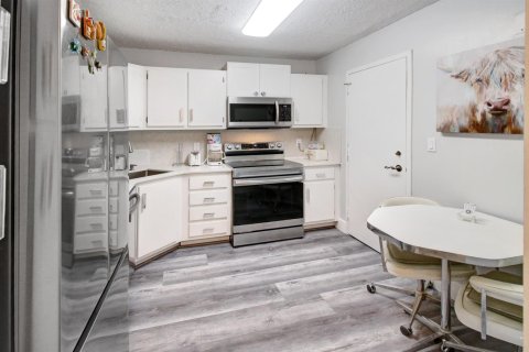 Купить кондоминиум в Халландейл-Бич, Флорида 3 комнаты, 120.77м2, № 2188047 - фото 10