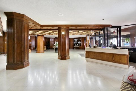 Купить кондоминиум в Халландейл-Бич, Флорида 3 комнаты, 120.77м2, № 2188047 - фото 23