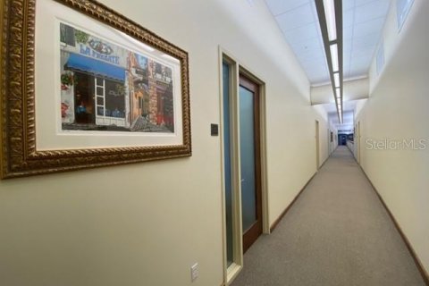 Propiedad comercial en alquiler en Tampa, Florida, 4166.39 m2 № 1837308 - foto 8