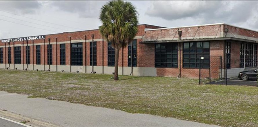 Propiedad comercial en Tampa, Florida 4166.39 m2 № 1837308