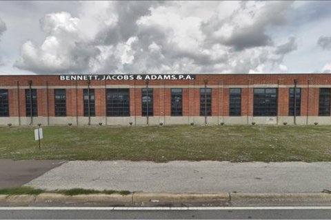 Propiedad comercial en alquiler en Tampa, Florida, 4166.39 m2 № 1837308 - foto 2
