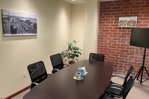 Propiedad comercial en alquiler en Tampa, Florida, 4166.39 m2 № 1837308 - foto 12