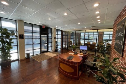 Propiedad comercial en alquiler en Tampa, Florida, 4166.39 m2 № 1837308 - foto 4