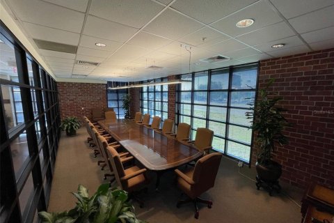 Propiedad comercial en alquiler en Tampa, Florida, 4166.39 m2 № 1837308 - foto 11
