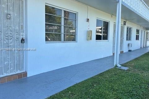 Condo in Miami Gardens, Florida, 1 bedroom  № 1953114 - photo 2
