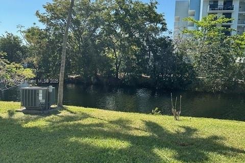 Condo in Miami Gardens, Florida, 1 bedroom  № 1953114 - photo 7