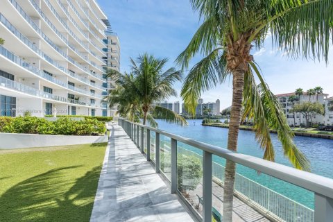 Copropriété à vendre à Aventura, Floride: 2 chambres, 144.09 m2 № 1694168 - photo 15
