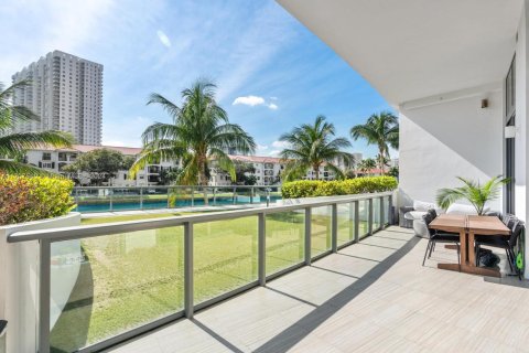 Copropriété à vendre à Aventura, Floride: 2 chambres, 144.09 m2 № 1694168 - photo 1