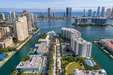 Copropriété à vendre à Aventura, Floride: 2 chambres, 144.09 m2 № 1694168 - photo 19