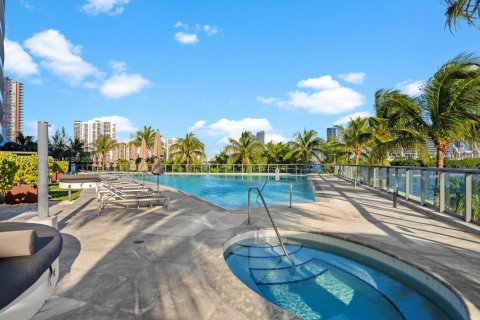 Copropriété à vendre à Aventura, Floride: 2 chambres, 144.09 m2 № 1694168 - photo 17