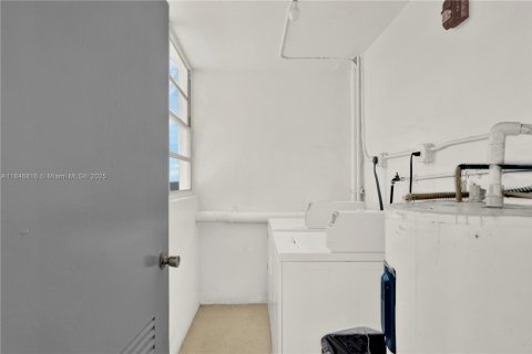 Condominio en venta en Miami Beach, Florida, 1 dormitorio, 73.76 m2 № 1847667 - foto 13