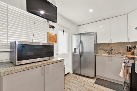 Condominio en venta en Miami Beach, Florida, 1 dormitorio, 73.76 m2 № 1847667 - foto 4