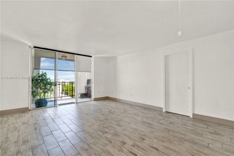 Condominio en venta en Miami Beach, Florida, 1 dormitorio, 73.76 m2 № 1847667 - foto 16