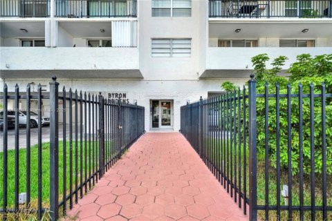 Condominio en venta en Miami Beach, Florida, 1 dormitorio, 73.76 m2 № 1847667 - foto 15