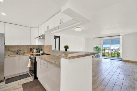 Condominio en venta en Miami Beach, Florida, 1 dormitorio, 73.76 m2 № 1847667 - foto 3