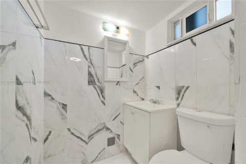Condominio en venta en Miami Beach, Florida, 1 dormitorio, 73.76 m2 № 1847667 - foto 17