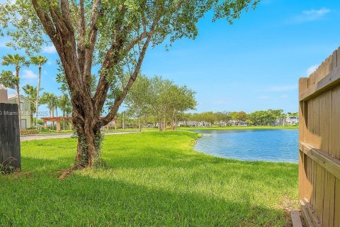 Touwnhouse à vendre à Homestead, Floride: 3 chambres, 120.96 m2 № 1818095 - photo 10