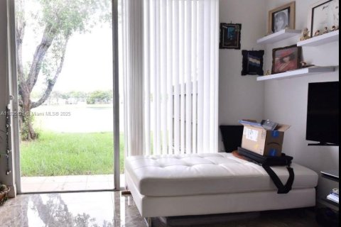 Touwnhouse à vendre à Homestead, Floride: 3 chambres, 120.96 m2 № 1818095 - photo 9
