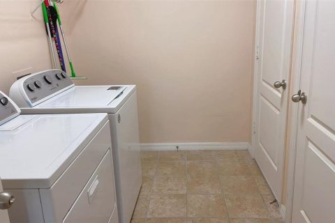 House in Orlando, Florida 4 bedrooms, 190.08 sq.m. № 1808911 - photo 26