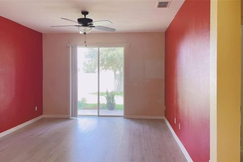 House in Orlando, Florida 4 bedrooms, 190.08 sq.m. № 1808911 - photo 3