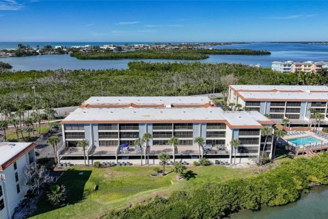 Condo in Englewood, Florida, 2 bedrooms  № 2118327