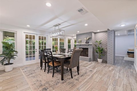 House in Saint Petersburg, Florida 4 bedrooms, 221.48 sq.m. № 1792329 - photo 14