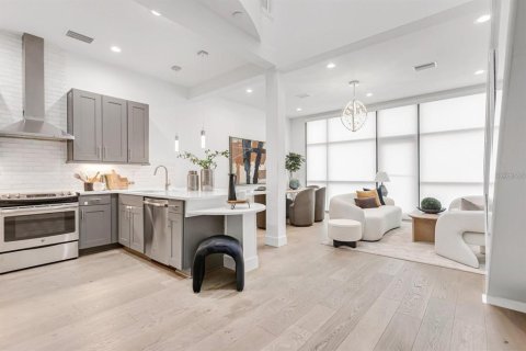 Condominio en alquiler en Tampa, Florida, 3 dormitorios, 149.85 m2 № 1908517 - foto 12