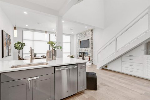 Condominio en alquiler en Tampa, Florida, 3 dormitorios, 149.85 m2 № 1908517 - foto 16
