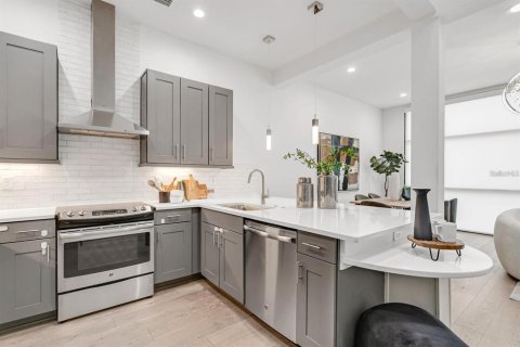 Condominio en alquiler en Tampa, Florida, 3 dormitorios, 149.85 m2 № 1908517 - foto 19