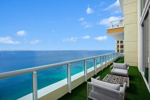 Condo in Sunny Isles Beach, Florida, 5 bedrooms  № 1993080 - photo 21