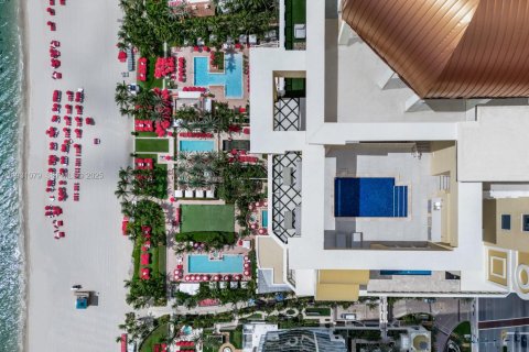 Condo in Sunny Isles Beach, Florida, 5 bedrooms  № 1993080 - photo 26