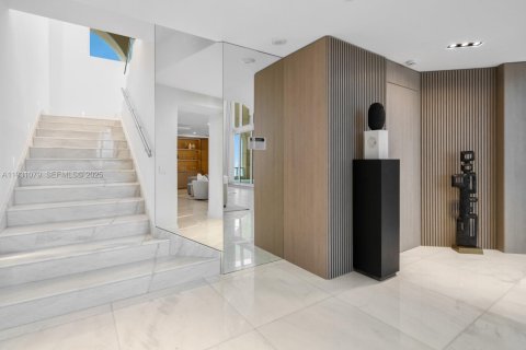 Condo in Sunny Isles Beach, Florida, 5 bedrooms  № 1993080 - photo 18